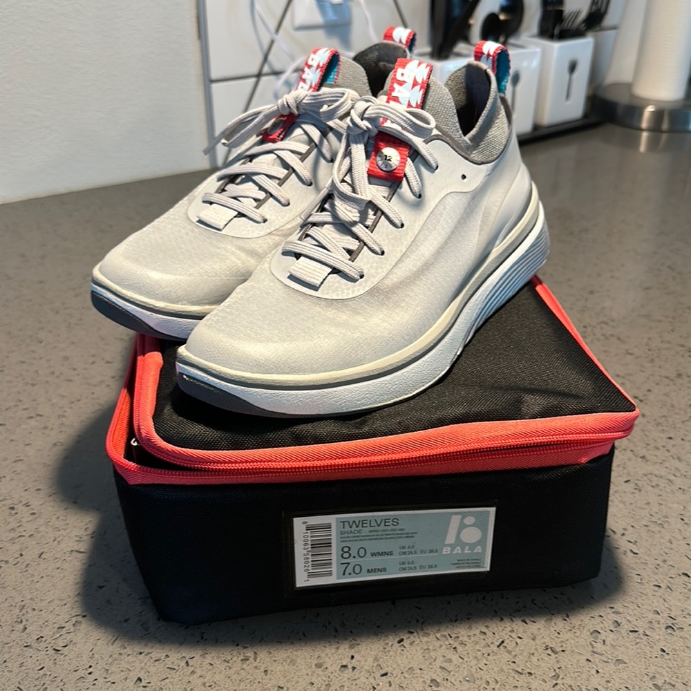 Bala Sneakers